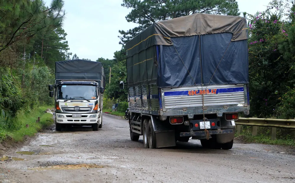 VIDEO: Tan nát tuyến đường cửa ngõ Đà Lạt ảnh 4