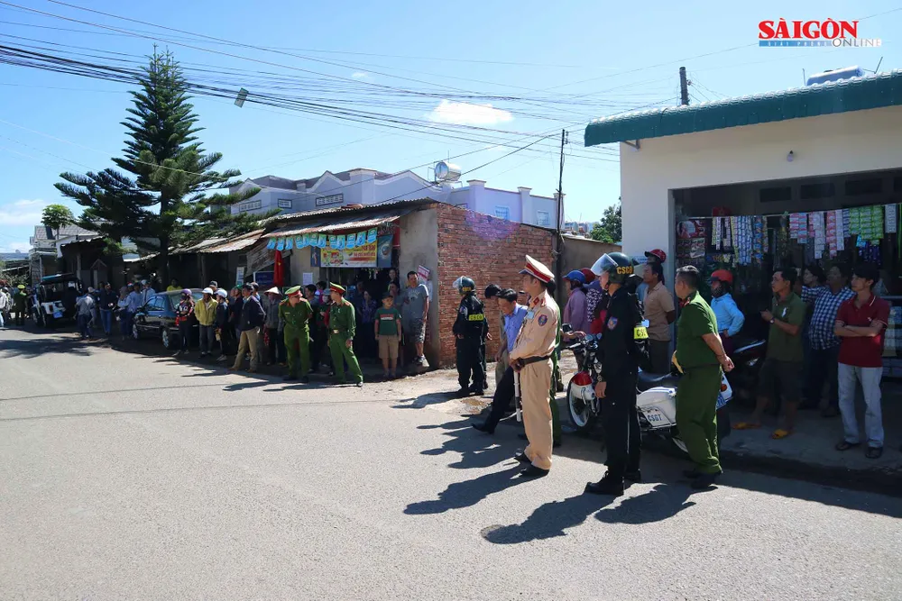 Lâm Đồng: Thực nghiệm hiện trường vụ cài mìn trước nhà dân ảnh 1