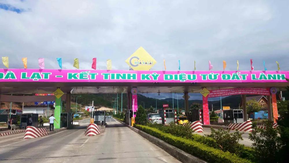 Xả trạm BOT phục vụ miễn phí người dân, du khách dự Festival Hoa Đà Lạt ảnh 2