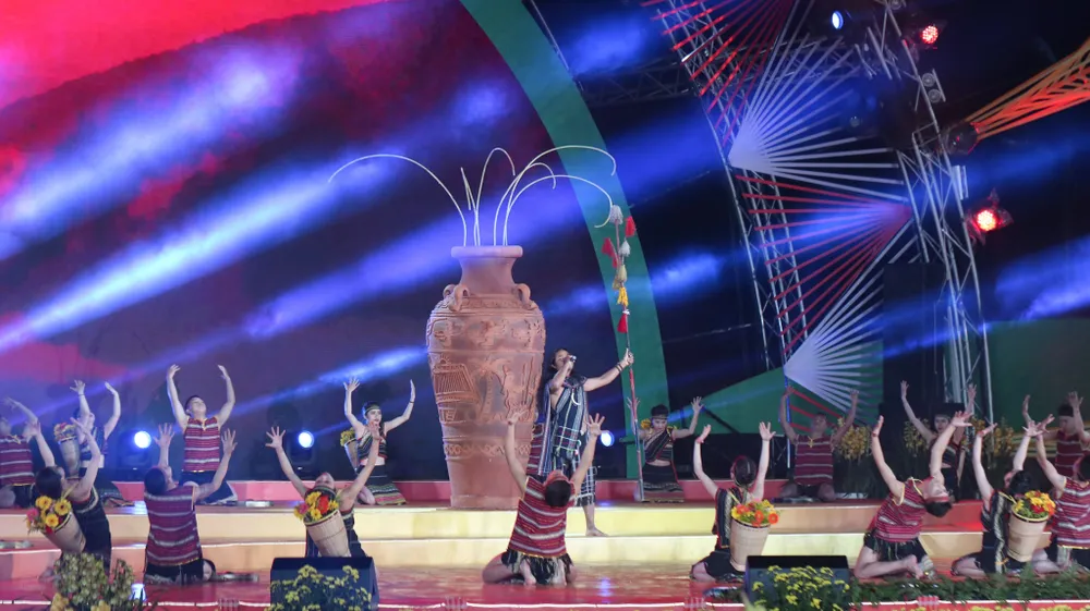 Đêm khai mạc Festival Hoa Đà Lạt đầy sắc màu ảnh 3