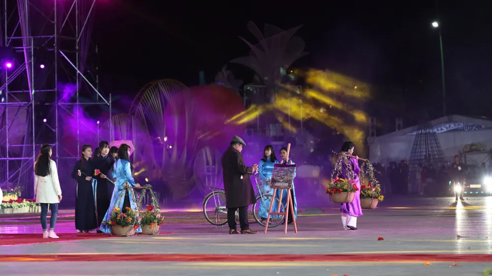 Đêm khai mạc Festival Hoa Đà Lạt đầy sắc màu ảnh 6