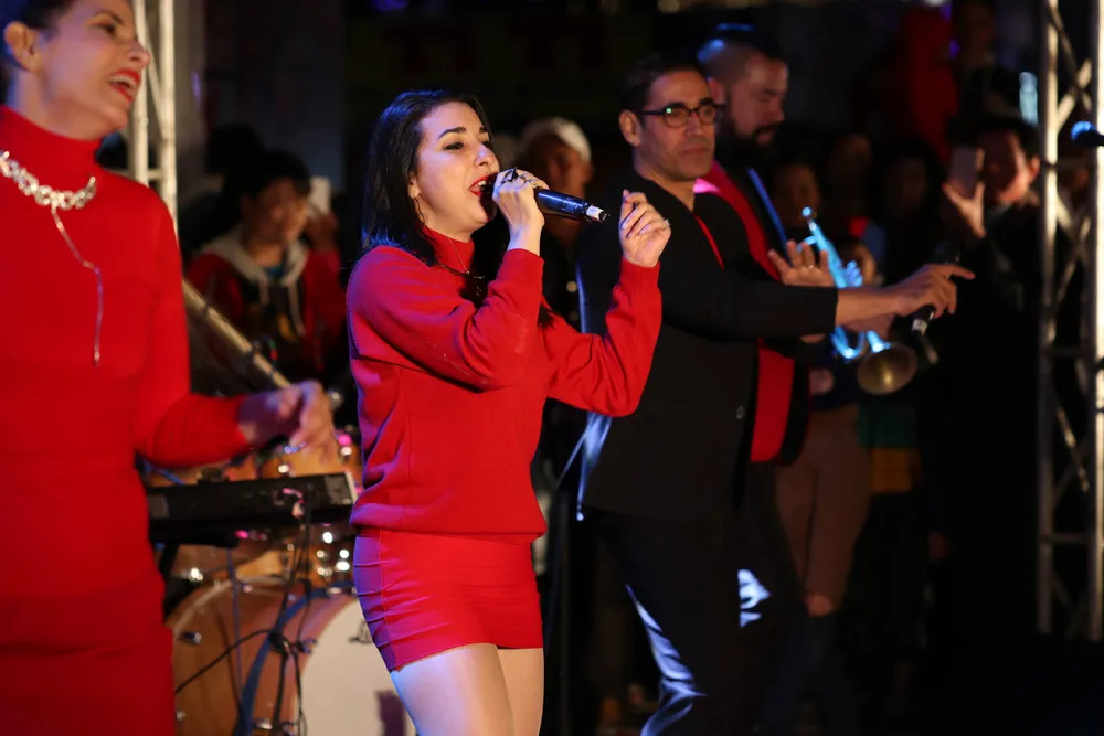 Hơn 700 lít rượu vang miễn phí phục vụ du khách trong đêm hội Vang Đà Lạt ảnh 5