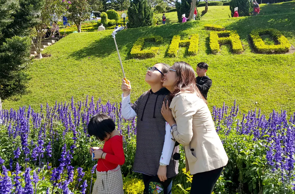 Du khách tấp nập về Đà Lạt nghỉ Tết Dương lịch ảnh 7