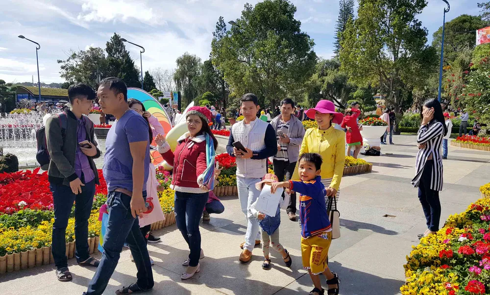 Du khách tấp nập về Đà Lạt nghỉ Tết Dương lịch ảnh 8