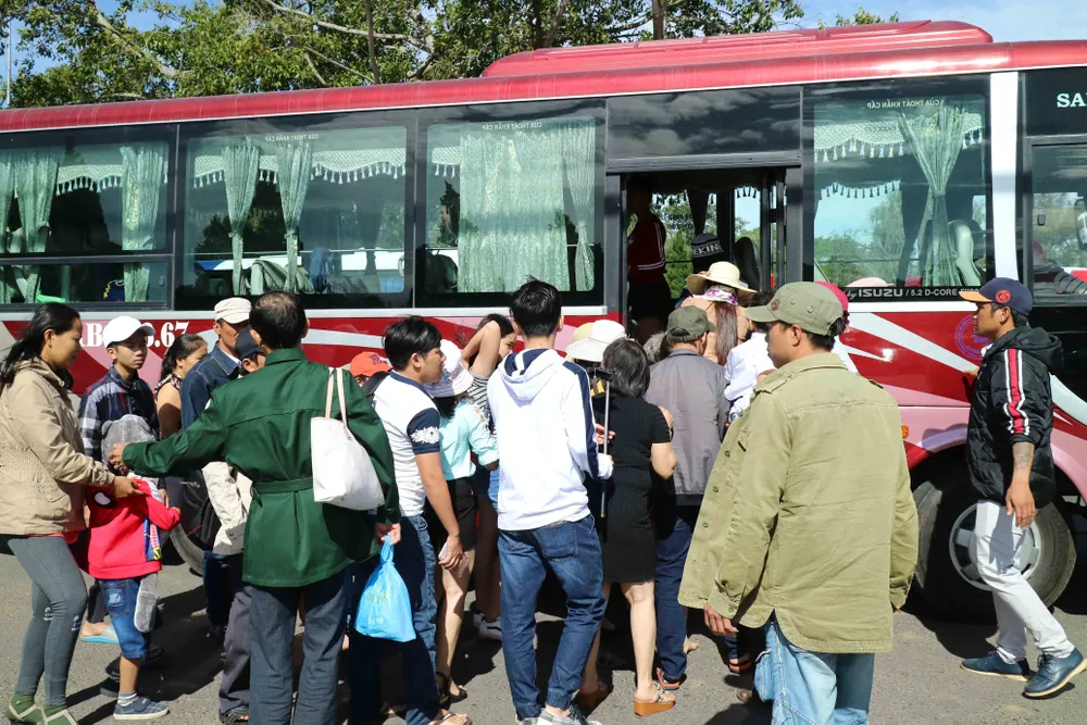 Du khách tấp nập về Đà Lạt nghỉ Tết Dương lịch ảnh 11