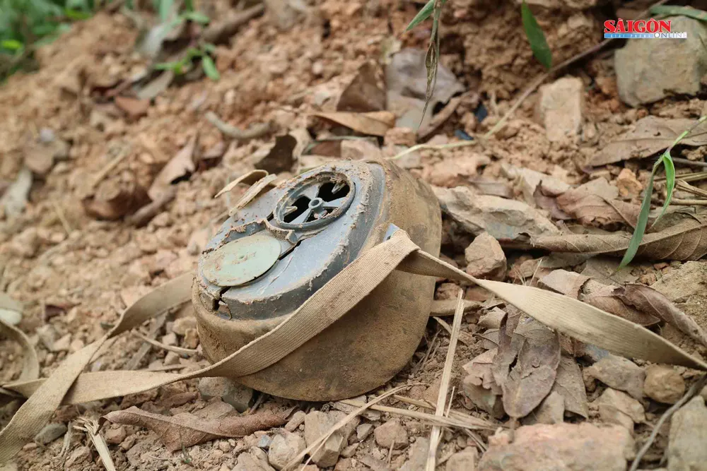 VIDEO: Dùng 200kg thuốc nổ đánh sập địa đạo thiếc trái phép ảnh 10