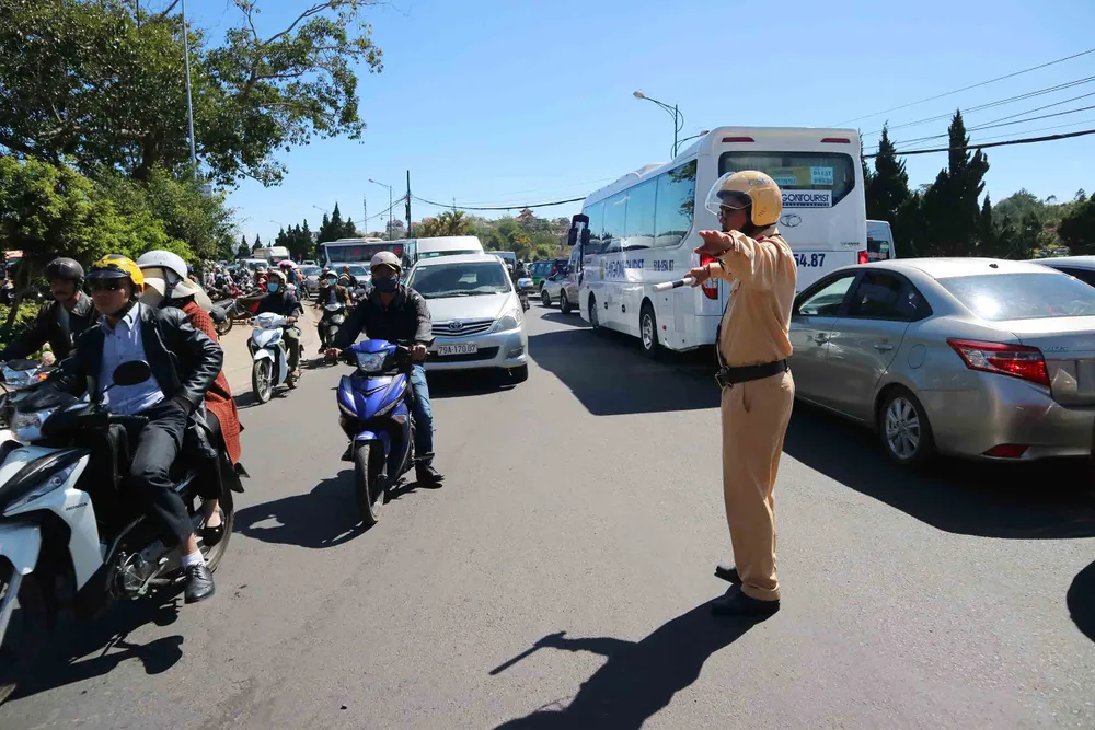 Hết tết, Đà Lạt vẫn đông nghẹt ảnh 9