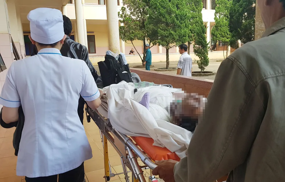 Chồng nguy kịch vì bị vợ tạt nước sôi vào người ảnh 1