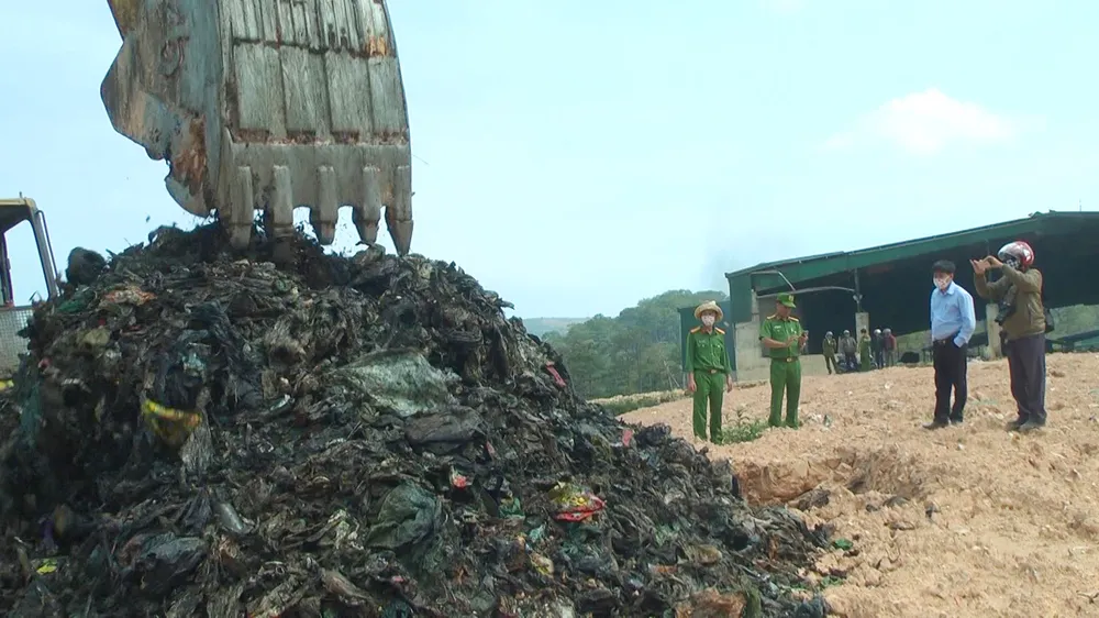 Nhà máy xử lý chất thải rắn Đà Lạt chôn trái phép hàng chục ngàn tấn rác ảnh 1