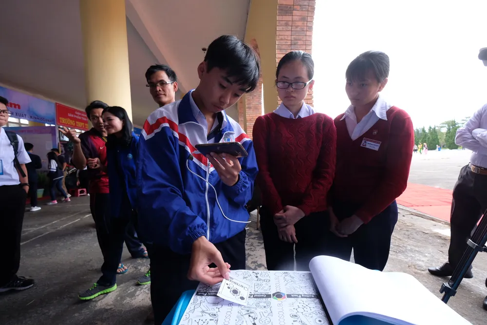 Học sinh trung học khu vực phía Nam tranh tài ở 239 dự án khoa học ảnh 3