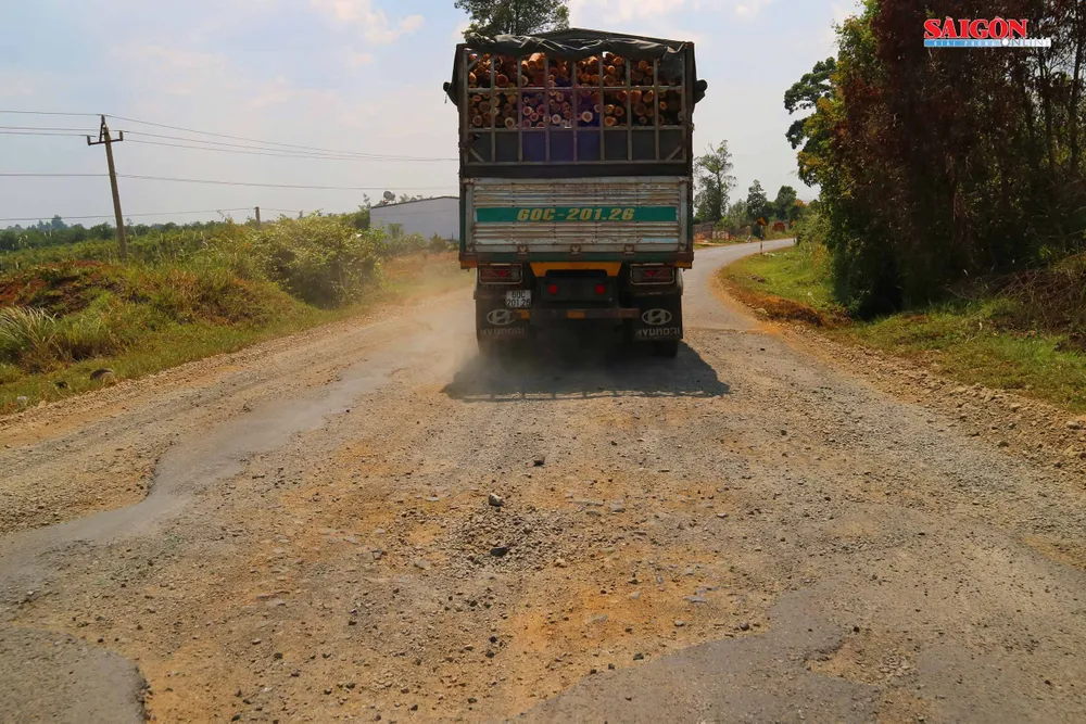 Tan nát đường cửa ngõ thị xã Gia Nghĩa ảnh 11