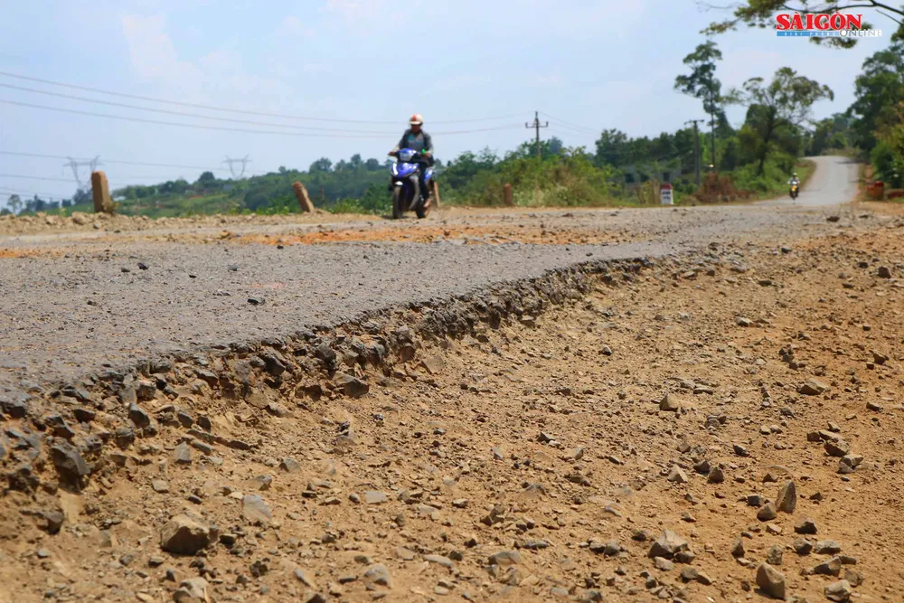 Tan nát đường cửa ngõ thị xã Gia Nghĩa ảnh 1