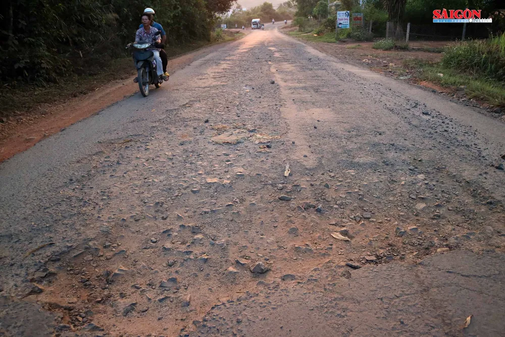 Tan nát đường cửa ngõ thị xã Gia Nghĩa ảnh 7