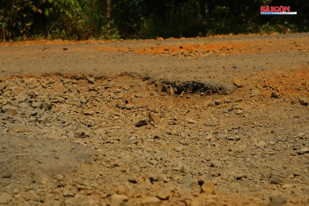 Tan nát đường cửa ngõ thị xã Gia Nghĩa ảnh 8