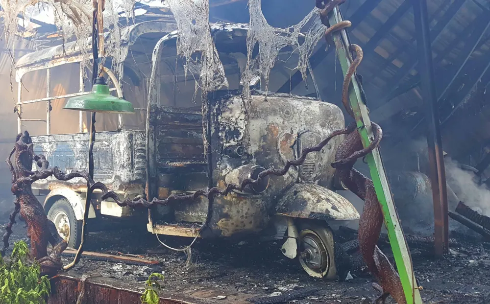 Cháy lớn thiêu rụi quán cà phê xe cổ ở Đà Lạt ảnh 3