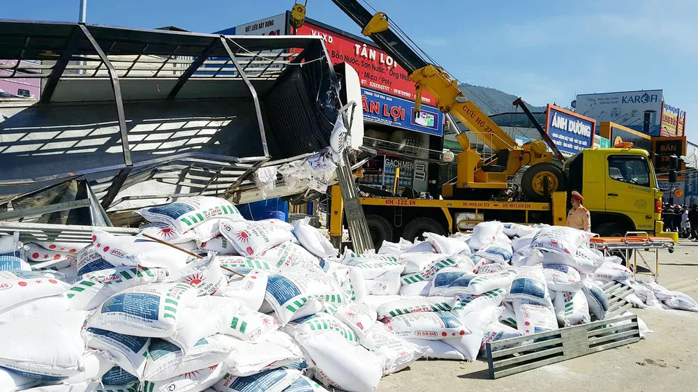 Khởi tố vụ tai nạn thảm khốc khiến 5 người tử vong tại chỗ ảnh 1