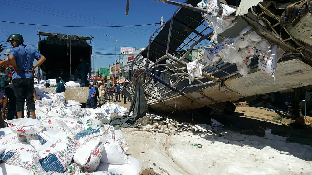 Tai nạn thảm khốc trên QL 20, ít nhất 5 người tử vong tại chỗ ảnh 4