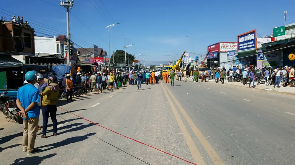 Tai nạn thảm khốc trên QL 20, ít nhất 5 người tử vong tại chỗ ảnh 5