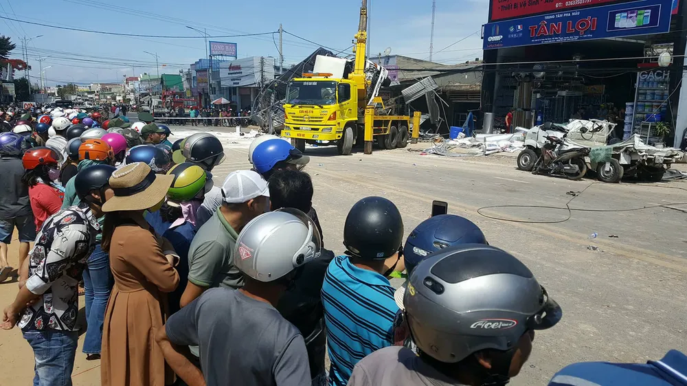 Tai nạn thảm khốc trên QL 20, ít nhất 5 người tử vong tại chỗ ảnh 7