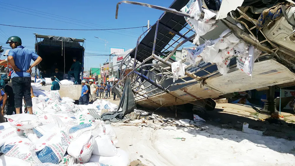 Tai nạn thảm khốc trên QL 20, ít nhất 5 người tử vong tại chỗ ảnh 9