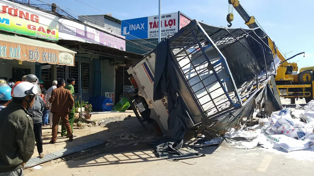 Tai nạn thảm khốc trên QL 20, ít nhất 5 người tử vong tại chỗ ảnh 10