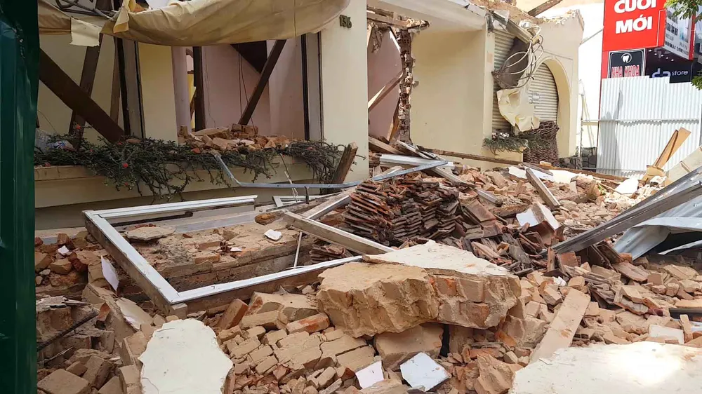 Sập công trình tháo dỡ nhà, 3 người bị thương ảnh 3