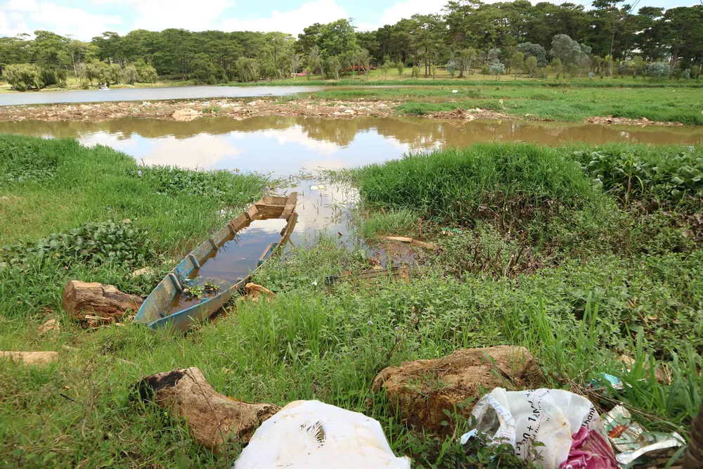 Rác thải bủa vây hồ Than Thở - Đà Lạt ảnh 12