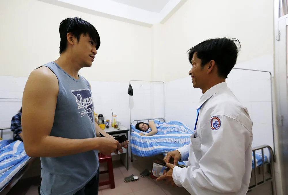 Tài xế taxi đỡ đẻ thành công cho khách đi xe ảnh 1