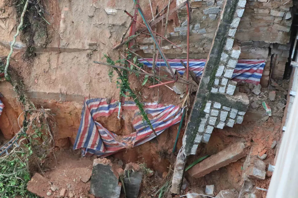 Sạt taluy liên tiếp uy hiếp nhà dân giữa trung tâm Đà Lạt ảnh 4