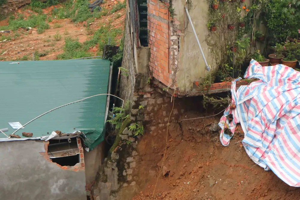 Sạt taluy liên tiếp uy hiếp nhà dân giữa trung tâm Đà Lạt ảnh 5