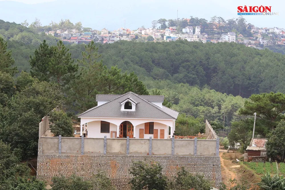 Làm rõ trách nhiệm cán bộ để xảy ra sai phạm tại khu vực biệt thự không phép ở Đà Lạt ảnh 4