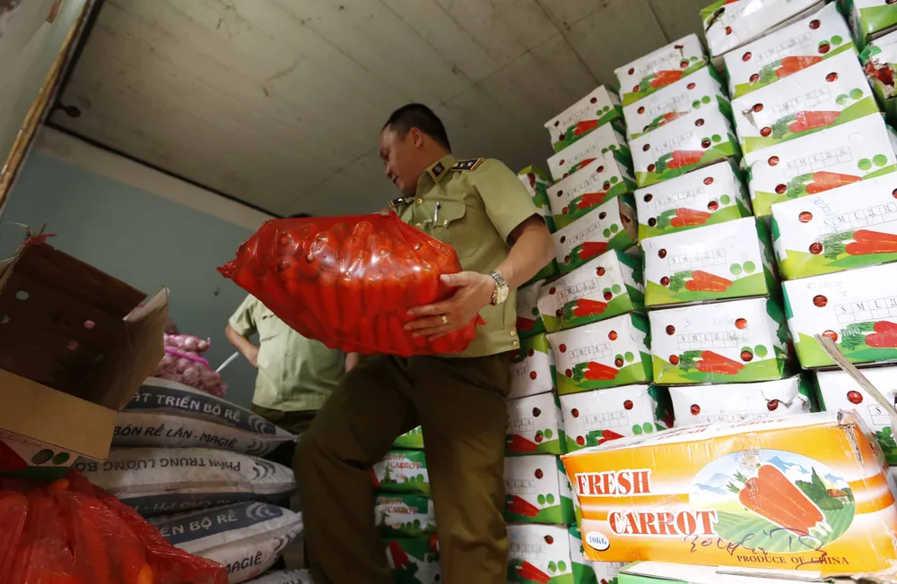 Thu giữ hơn 4 tấn cà rốt, tỏi Trung Quốc nhập lậu  ảnh 1