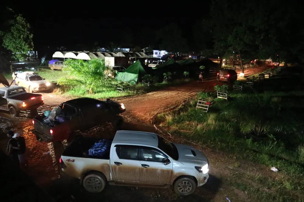 Cùng dân bản Hồ Coong, nơi bị ảnh hưởng nặng nề vì vỡ đập thủy điện  ảnh 1