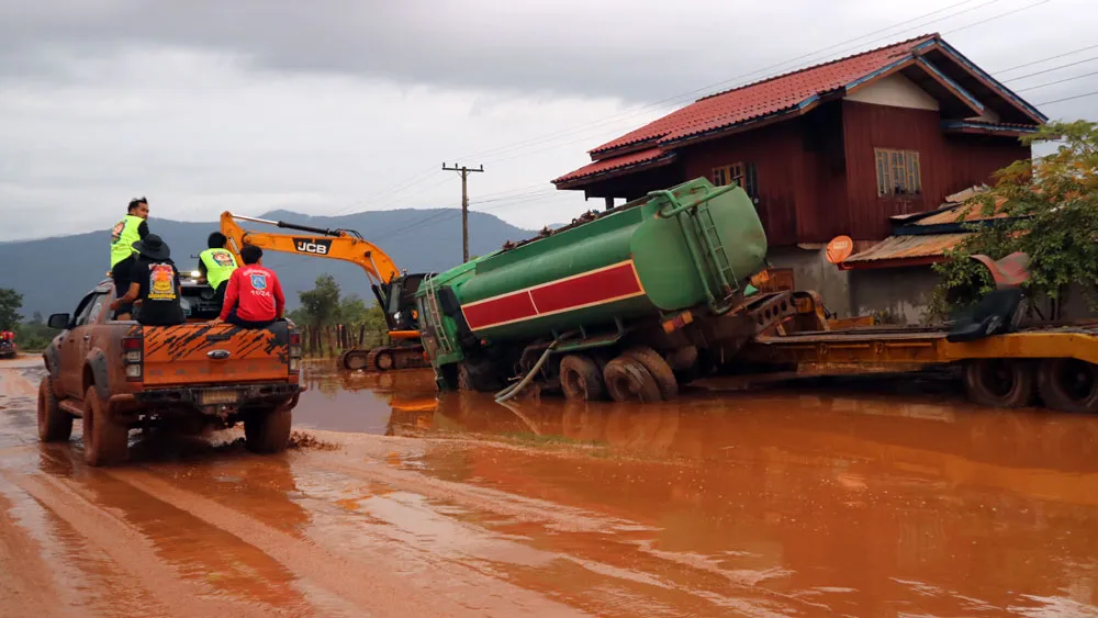 PV Báo SGGP ghi nhận tình hình cứu hộ người bị nạn trong vụ vỡ đập tại Lào ảnh 10
