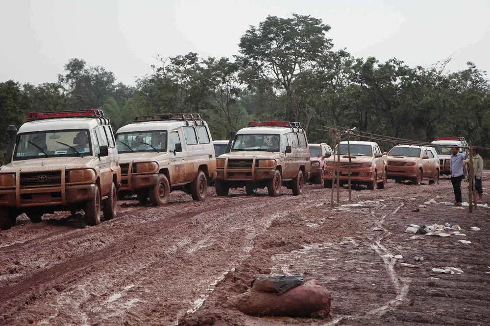 Gian nan đường tiếp tế vào khu vực bị vỡ đập thủy điện ở Lào ảnh 7