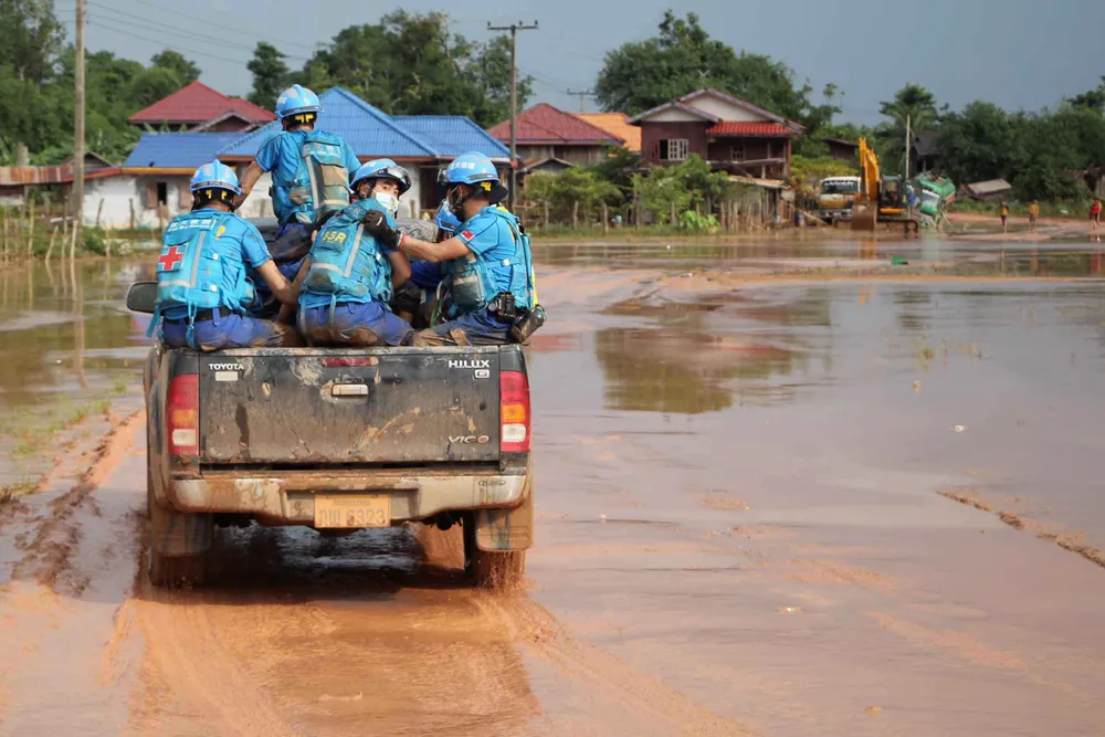 Gian nan đường tiếp tế vào khu vực bị vỡ đập thủy điện ở Lào ảnh 12