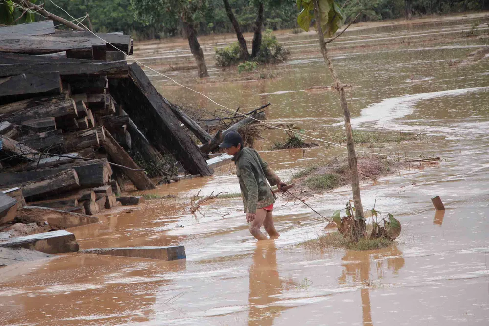 Sau 6 ngày, hiện trường nơi vỡ đập thủy điện ở Lào vẫn ngổn ngang ảnh 10