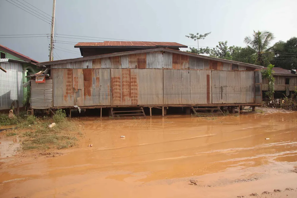 Bản làng xơ xác sau vụ vỡ đập thủy điện ở Lào ảnh 3