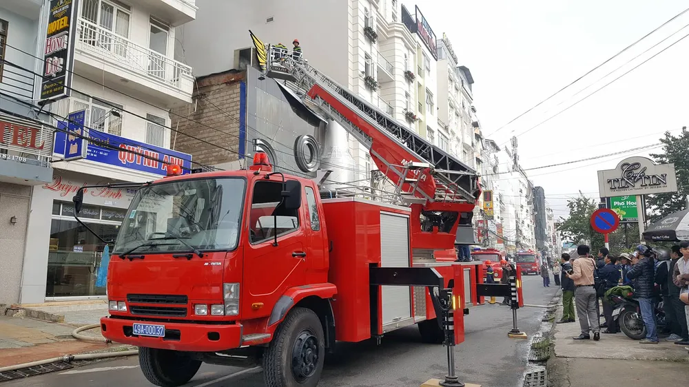 Cháy lớn tại beer club ở trung tâm Đà Lạt  ảnh 5