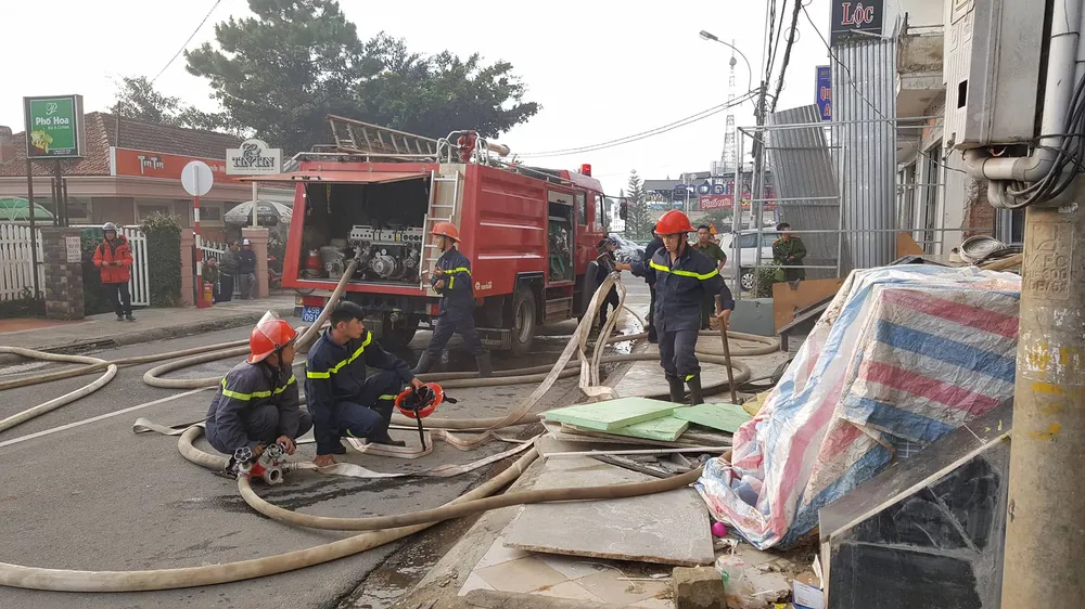 Cháy lớn tại beer club ở trung tâm Đà Lạt  ảnh 4