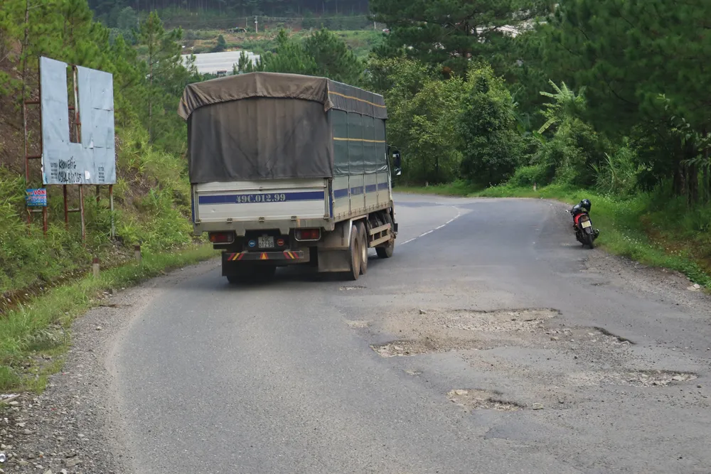 Đèo Mimosa - Đà Lạt xuống cấp nặng ảnh 7