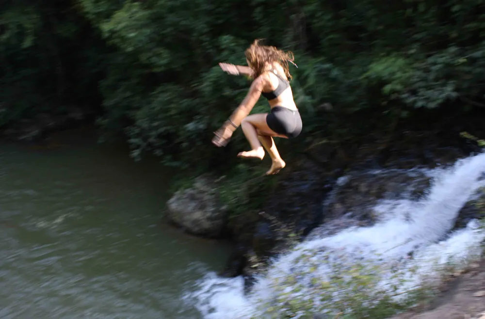 Tạm dừng các tour mạo hiểm sau vụ du khách Hàn Quốc tử vong khi nhảy thác ảnh 1