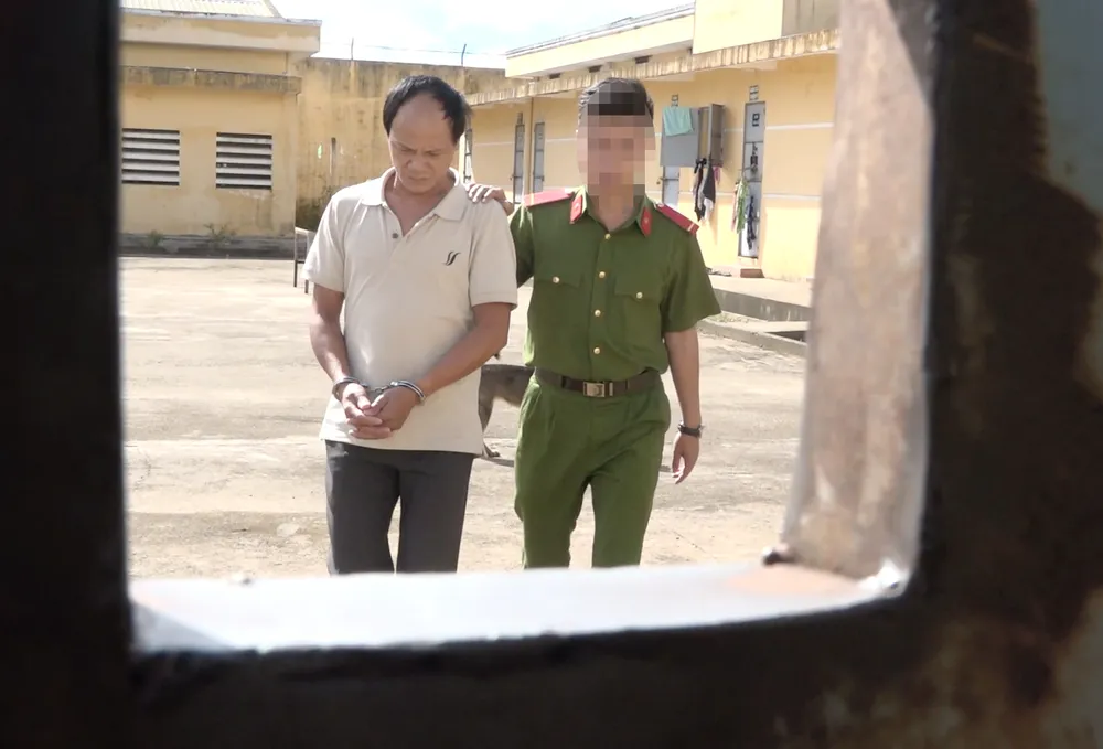 Phát hiện kho xe bị trộm khi truy đuổi kẻ tình nghi  ảnh 1