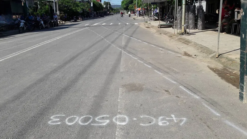 Ô tô gây tai nạn liên hoàn khiến 3 người thương vong ảnh 2