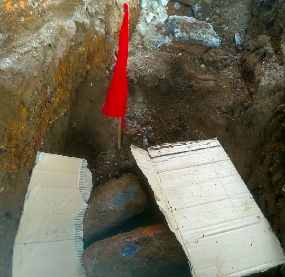 Đào móng công trình, phát hiện kho đạn pháo  ảnh 1