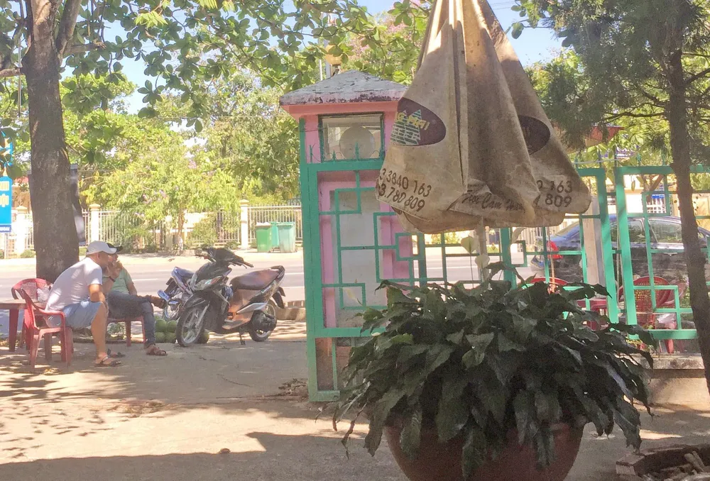 Đi mua hồ sơ dự thầu, hai nhà báo bị hành hung ảnh 2