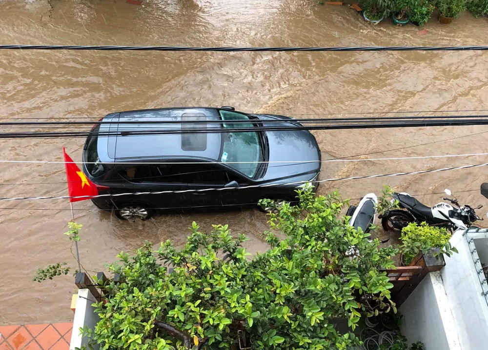 Đà Lạt mưa dữ dội kèm mưa đá, nhiều nơi ngập nặng ảnh 17