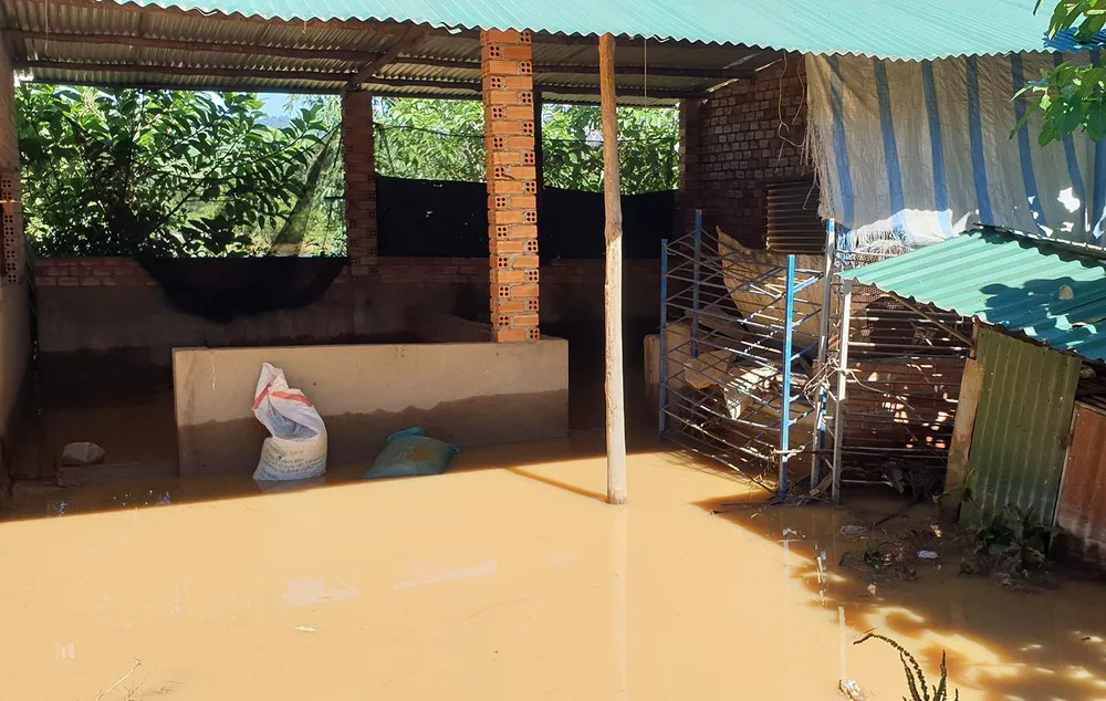 Nước lũ gây ngập nặng ở TP Bảo Lộc ảnh 3