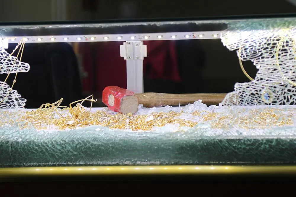 Người dân truy đuổi bắt gọn tên cướp tiệm vàng ở Đà Lạt ảnh 2