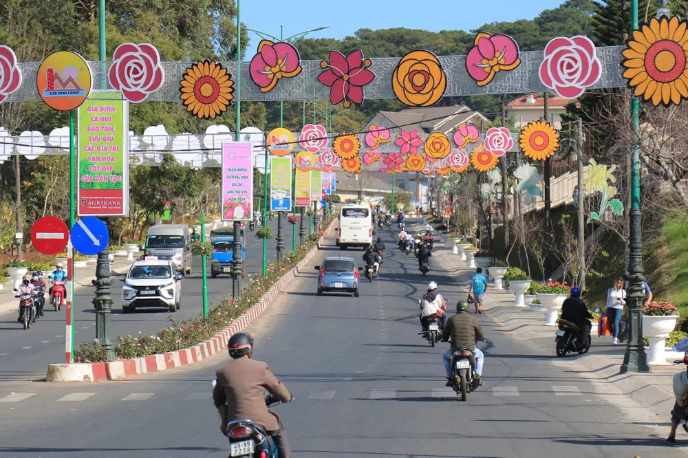 Đà Lạt cấm xe trên nhiều tuyến đường dịp Festival hoa ảnh 2